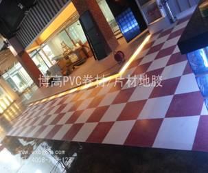 不一樣的地膠設(shè)計(jì)，不一樣的保齡球運(yùn)動(dòng)館