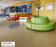 騰方地板，給孩子五彩繽紛的童年