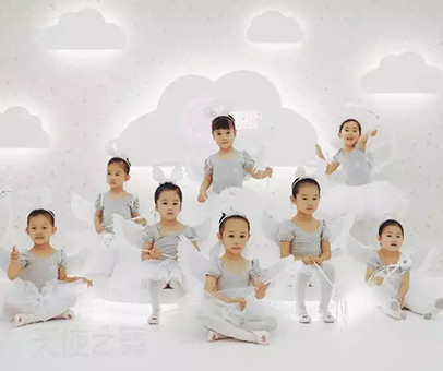 人傻錢多系列？為什么有些人要在木地板上鋪設塑膠地板？