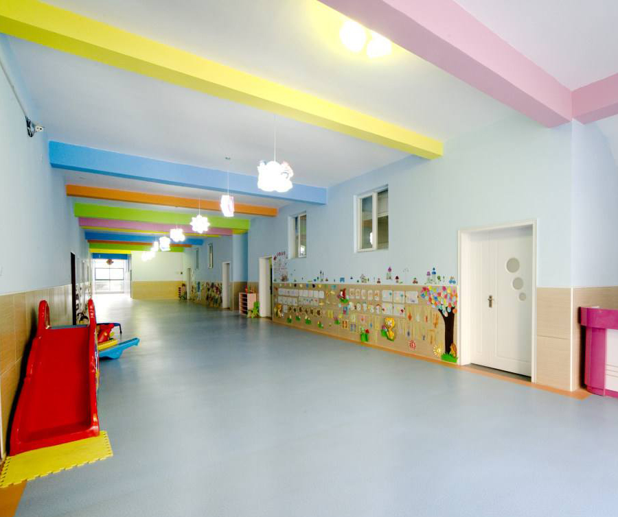 快借我個孩子，我要帶他去上幼兒園！