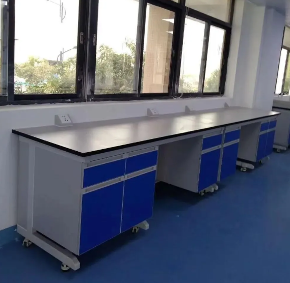 實(shí)驗(yàn)室為什么選擇PVC塑膠地板?