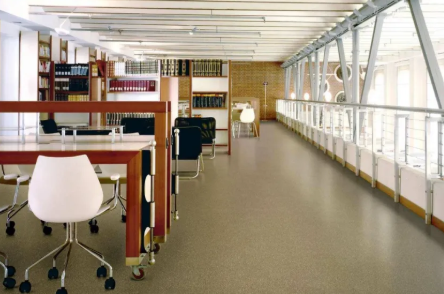 PVC地板為何在國外比國內普及?