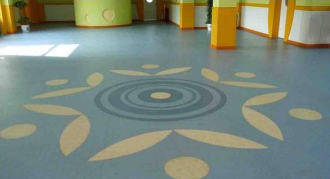 PVC塑膠地板在家裝中的應用 PVC地板和其他材質地板的比較