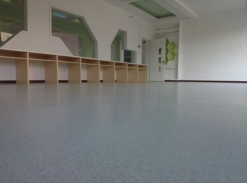 PVC地板的尺寸穩定性能如何？【騰方PVC地板】