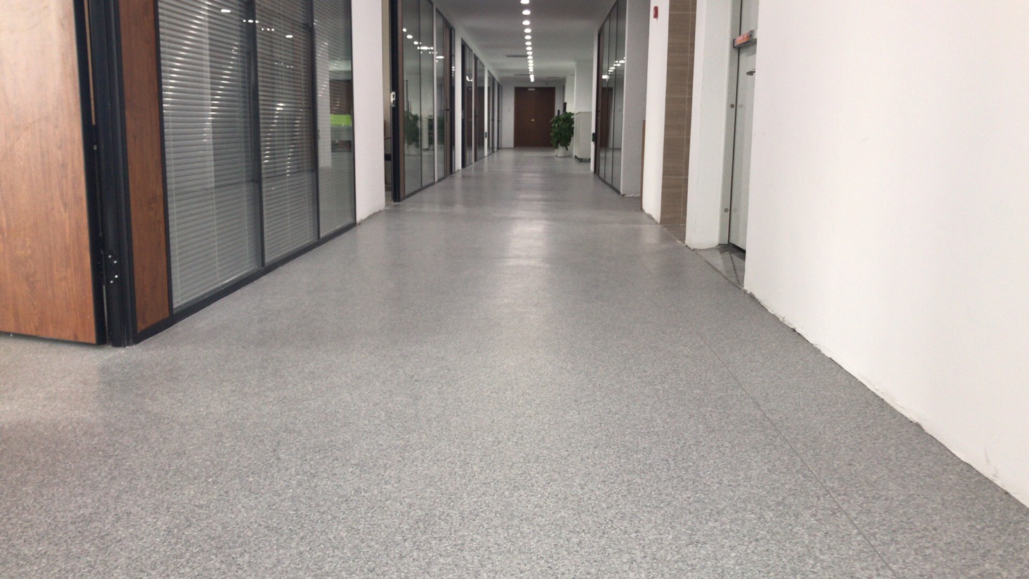 PVC地板在安裝時需要用到哪些輔料？【騰方PVC地板】