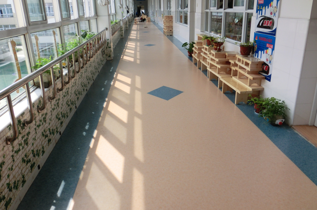 幼兒園地膠受到幼教系統偏愛的主要優點【騰方PVC地板】