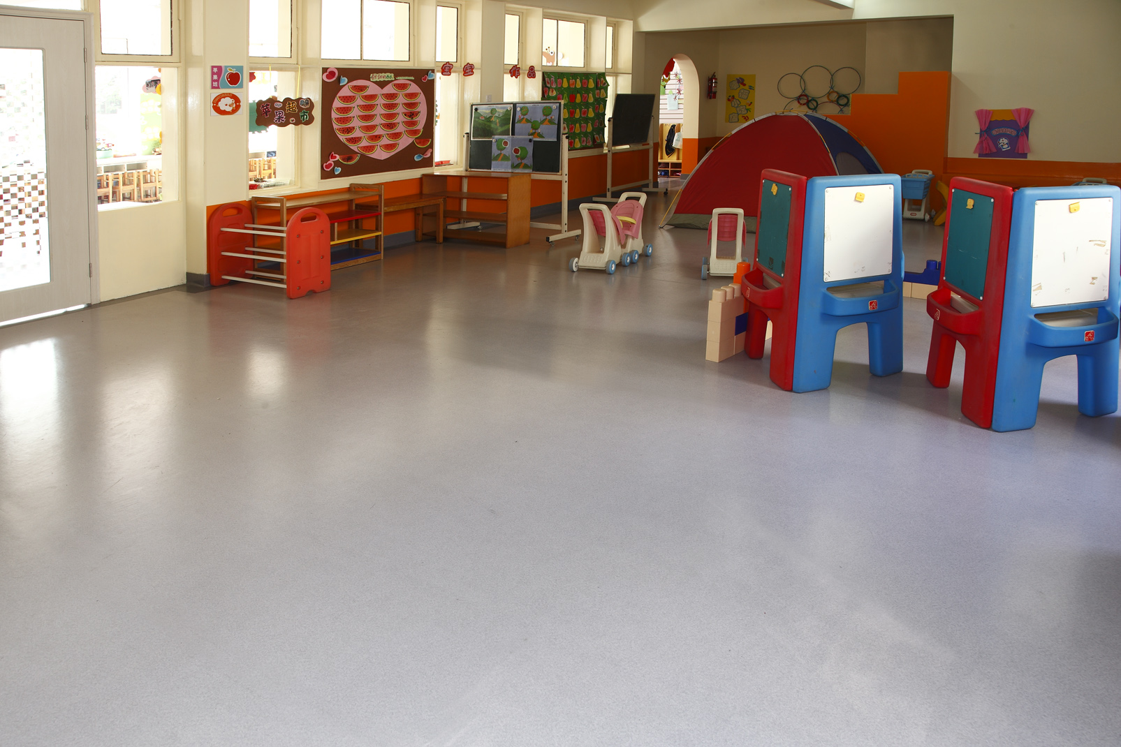 如何正確的選擇幼兒園地膠？【騰方PVC地板】