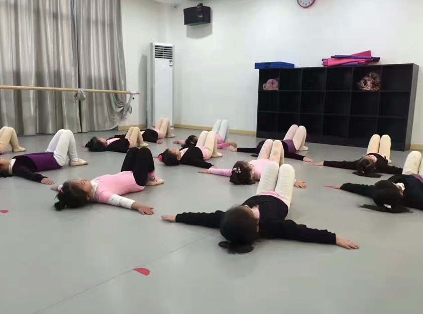 舞臺運動地膠每平米多少錢？【騰方PVC地板】