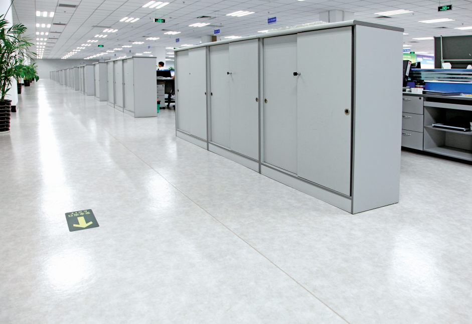 工業(yè)地板用pvc，密實底和發(fā)泡底哪種更合適？【騰方PVC地板】